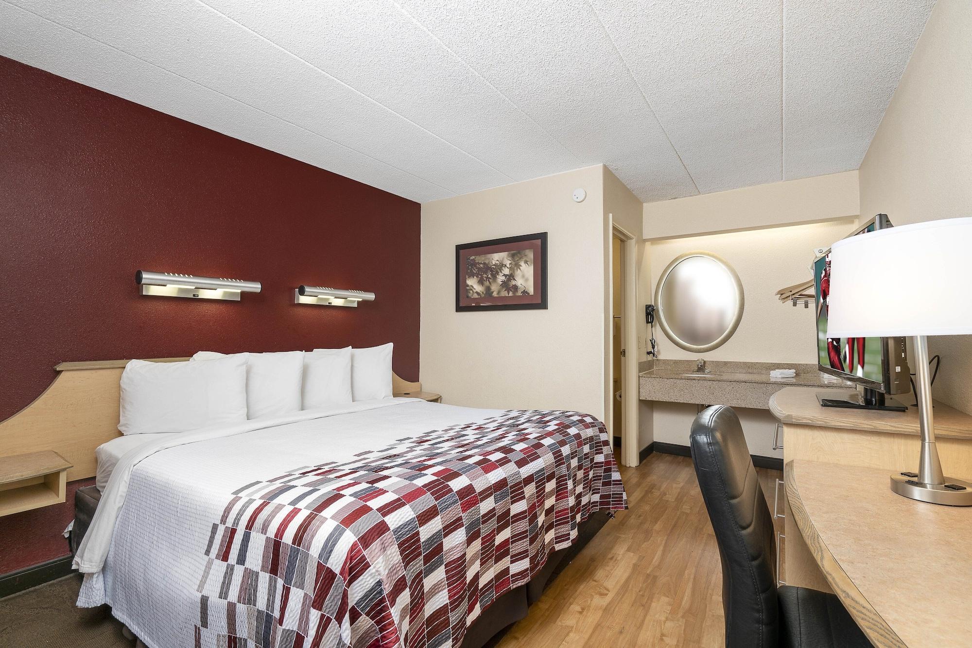 Red Roof Inn Philadelphia - Oxford Valley Langhorne Exterior photo