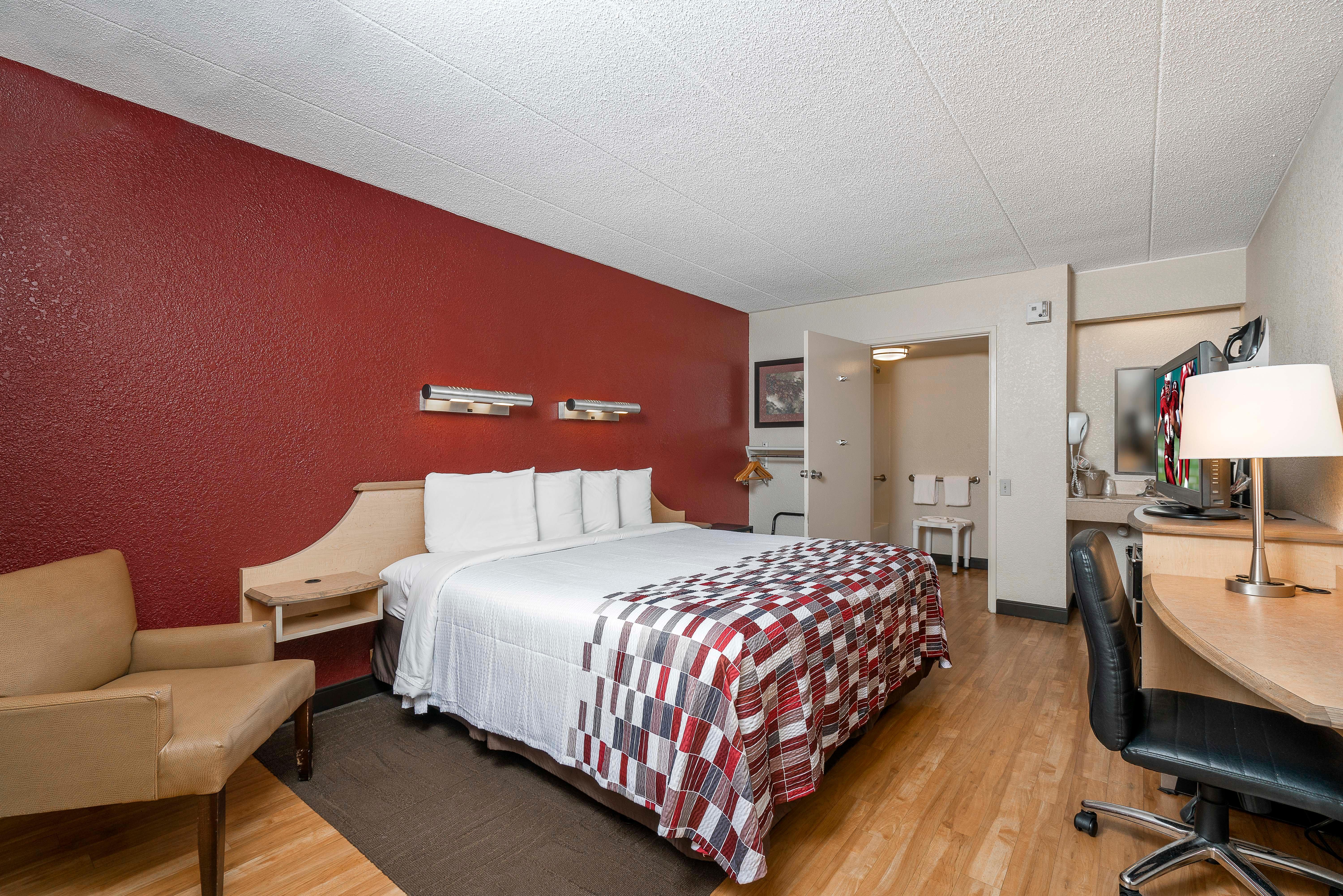 Red Roof Inn Philadelphia - Oxford Valley Langhorne Exterior photo