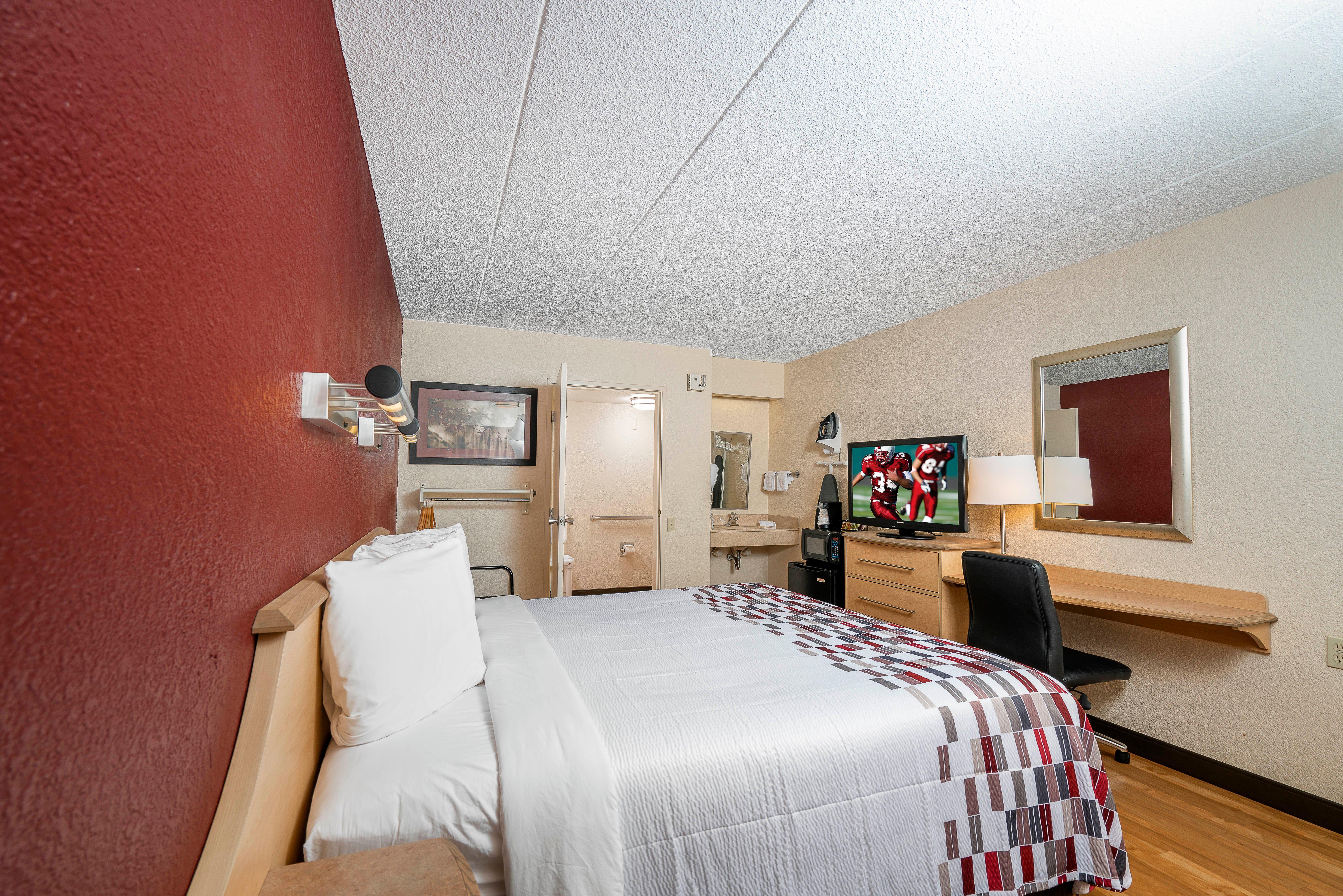Red Roof Inn Philadelphia - Oxford Valley Langhorne Exterior photo