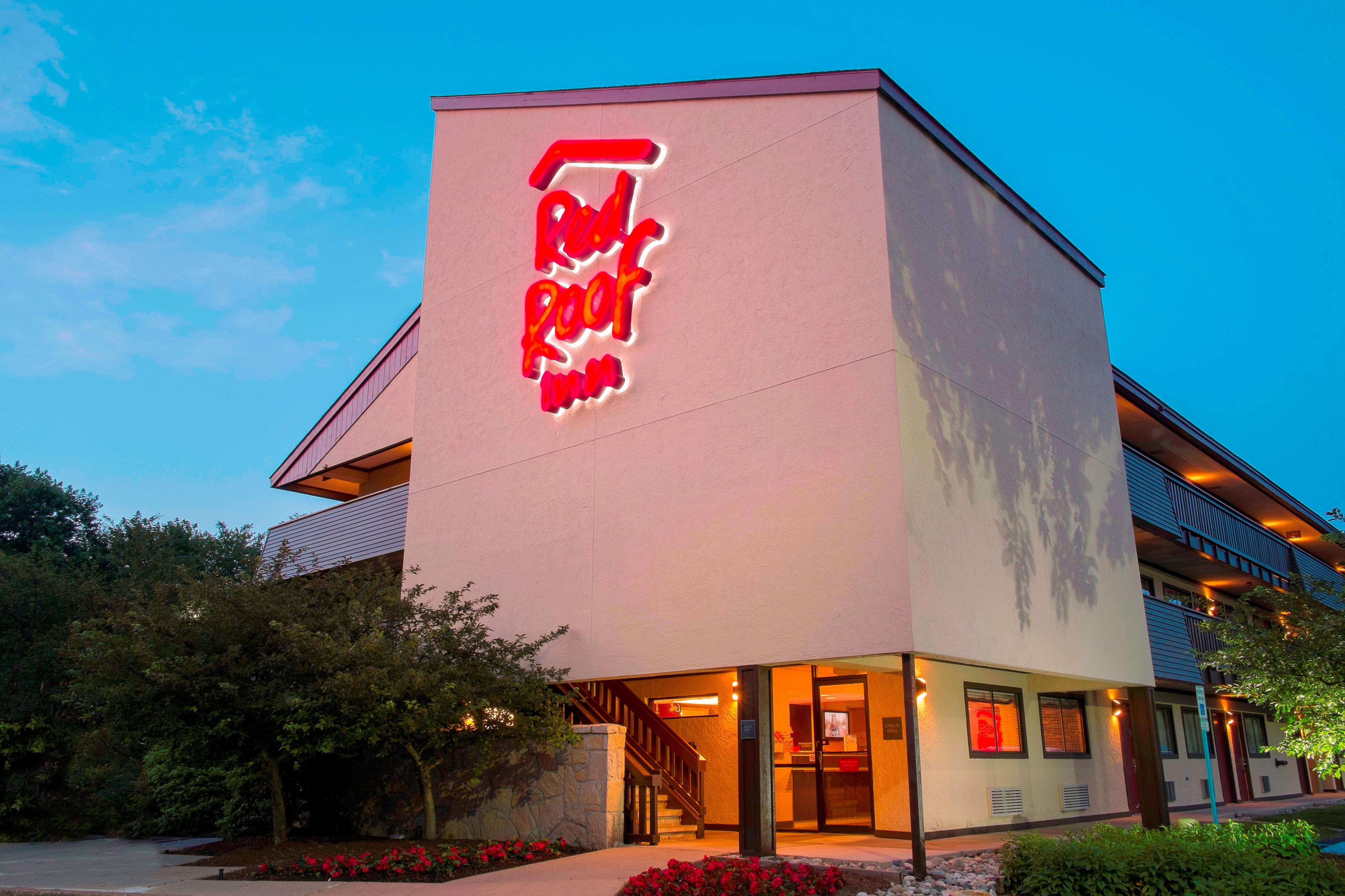 Red Roof Inn Philadelphia - Oxford Valley Langhorne Exterior photo
